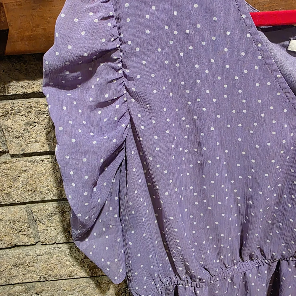 Maurices Purple Polka Dot Women's Top - Picture 5 of 7